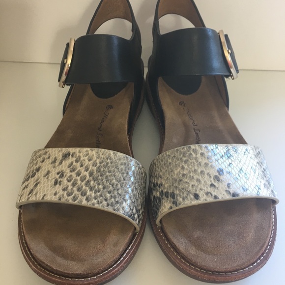 Sofft Bali Embossed Snake Pattern Sandal - Picture 4 of 10